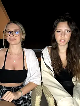 DivineDesireDuo webcam