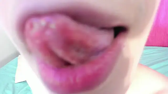 cutenaked_8 webcam