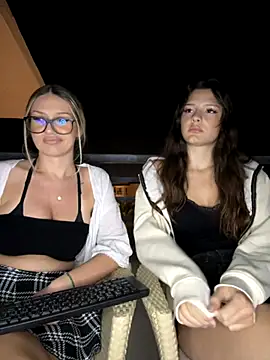 DivineDesireDuo's Live Sex Cam Show
