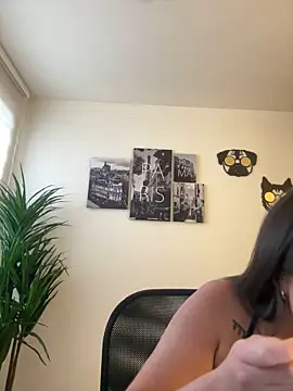 Alyshanon18 webcam