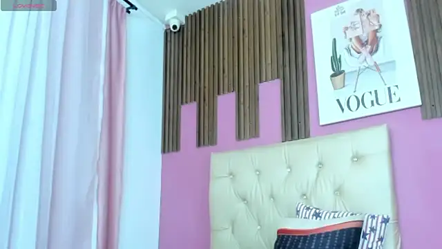 Lucia_Spear webcam