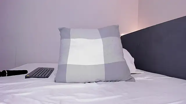 sara__jones_gh webcam