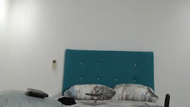 Cinnamon_Kiss webcam