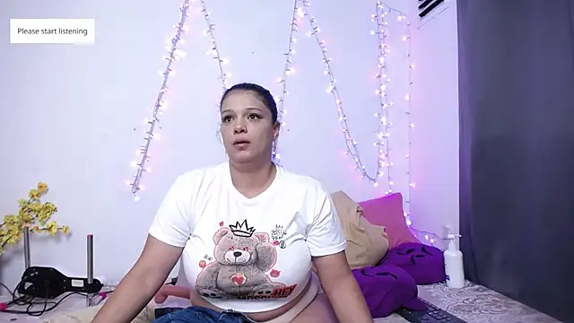 Nicol_Love0 webcam