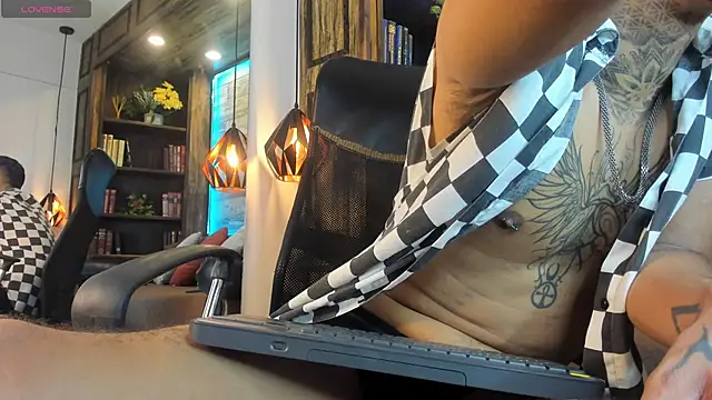 Donovan_Desmond webcam