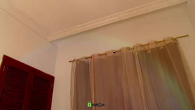 lanaturner_ webcam