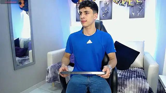 AdrianRinaldi webcam
