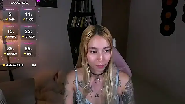 Saucy_Jenn webcam