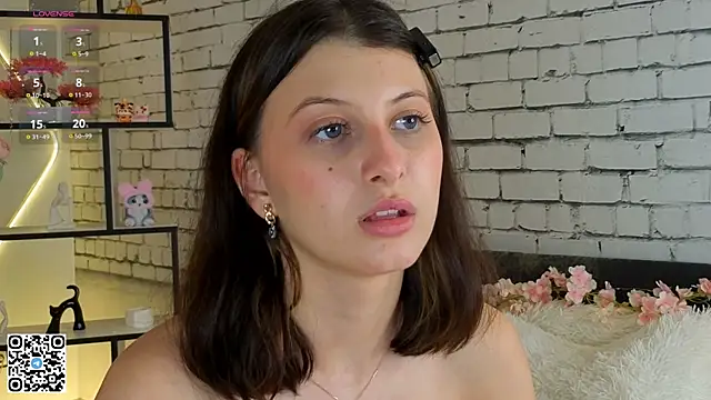 LorinaMaffitt webcam