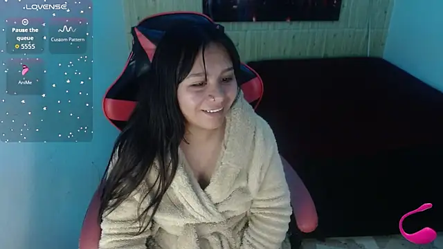 Charis_21 webcam