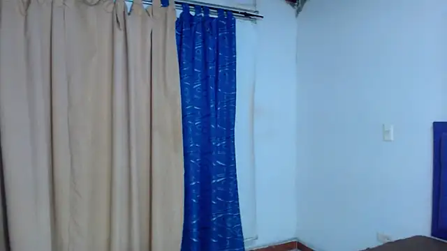 kiwii_nasty webcam