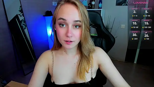 LianaBright webcam