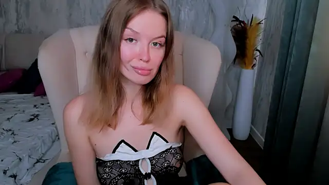 LaurennHill webcam