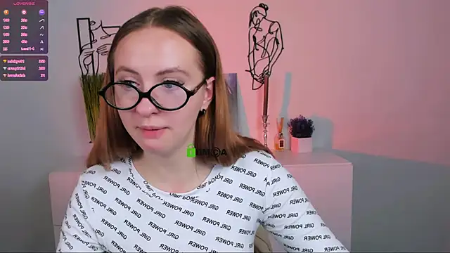 mila_glow1 webcam