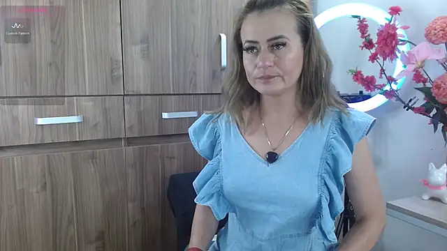 magenta_maturr webcam