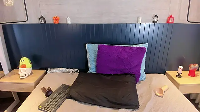 tara_black webcam