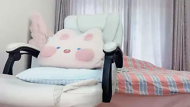 Eloise131499 webcam