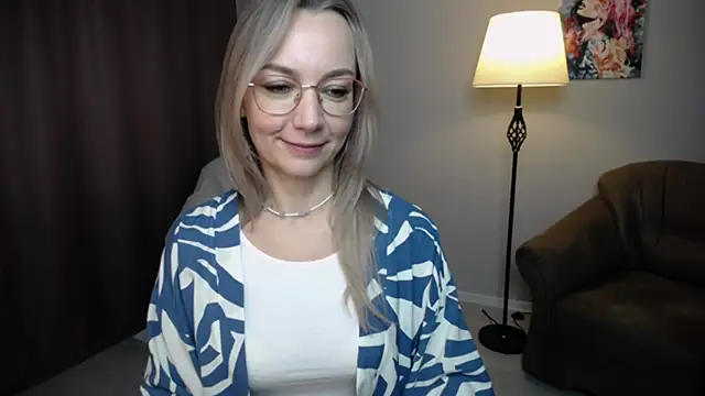 Ava_Elior webcam