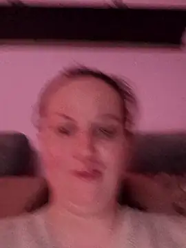 BustyLadyAlma webcam