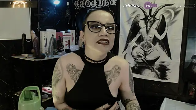 Evil_Queen_666 webcam