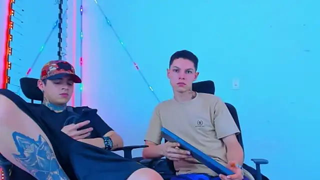 HOT_boy2025 webcam