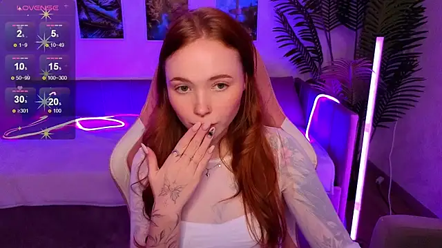 Maya_Light webcam