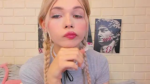 Blondy_Fina webcam