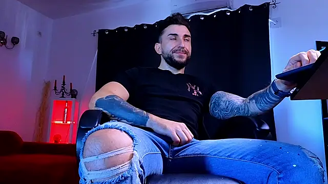 MightyAaron66 webcam