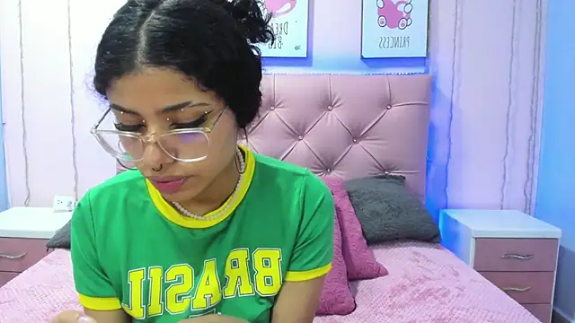 Issaa_Tyler webcam