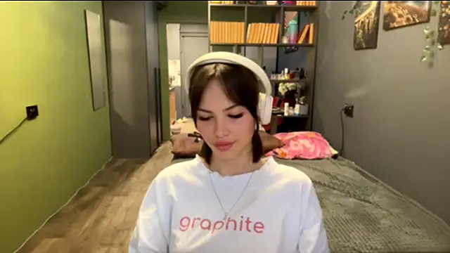 MysticAlisa webcam