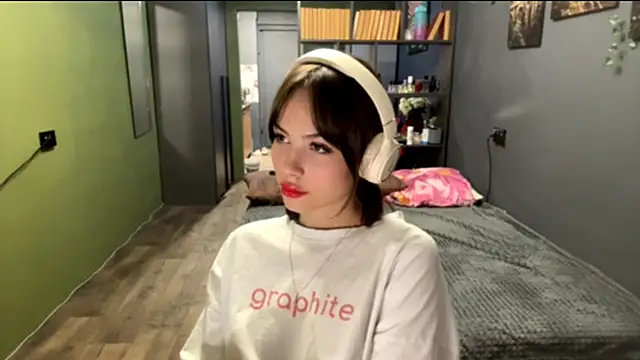 MysticAlisa webcam