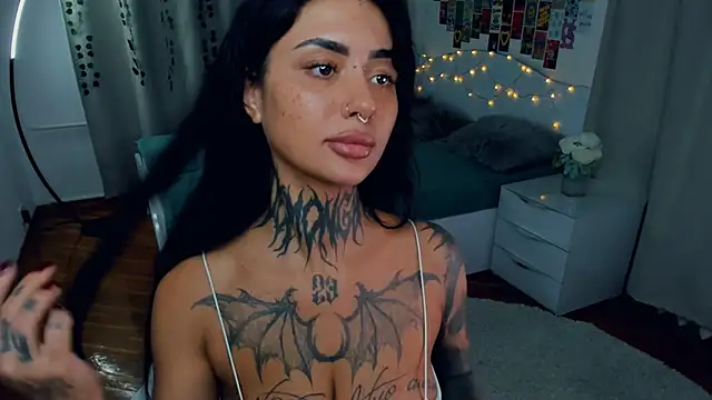 CharimgSabrina webcam