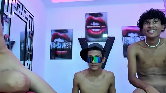 TWINKS_FRIENDS webcam