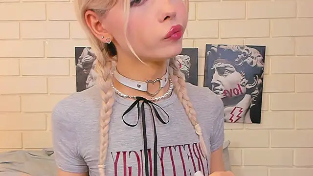 Blondy_Fina webcam
