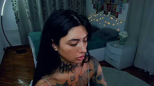CharimgSabrina webcam