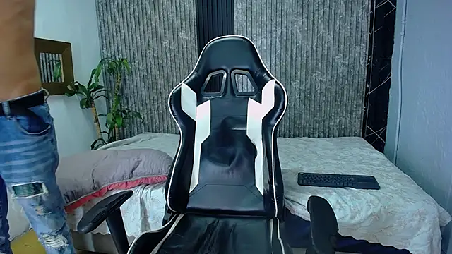 Mike_0233_ webcam