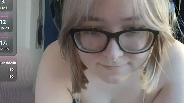LolaWEI webcam