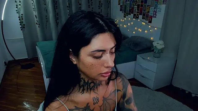 CharimgSabrina webcam