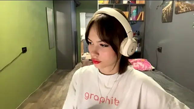 MysticAlisa webcam