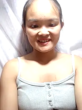 xinhxinhcute webcam