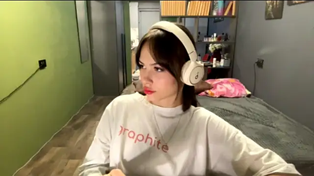 MysticAlisa webcam