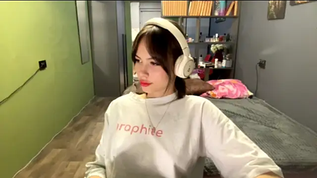 MysticAlisa webcam