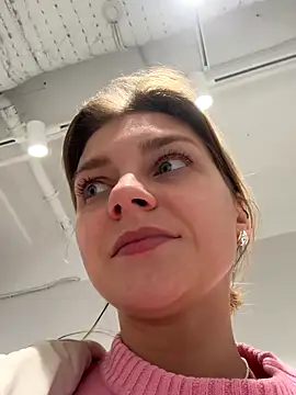 valenciashock (F young) - SUCK DILDO NAKED