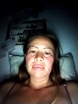 LaraCaliente webcam