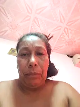 Naomi-Mature webcam