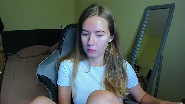 EmilyPaw webcam