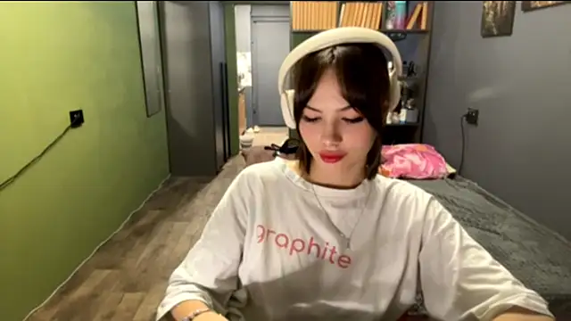 MysticAlisa webcam