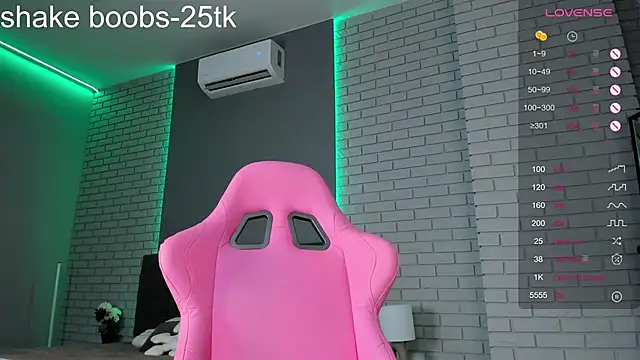 hazel_77 webcam