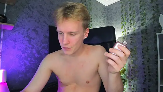 AlexxSweet webcam