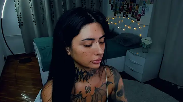 CharimgSabrina webcam